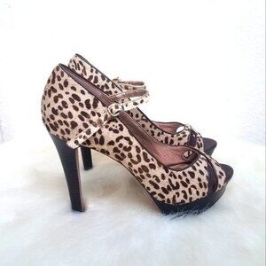 Bcbgeneration leopard print heels size 8